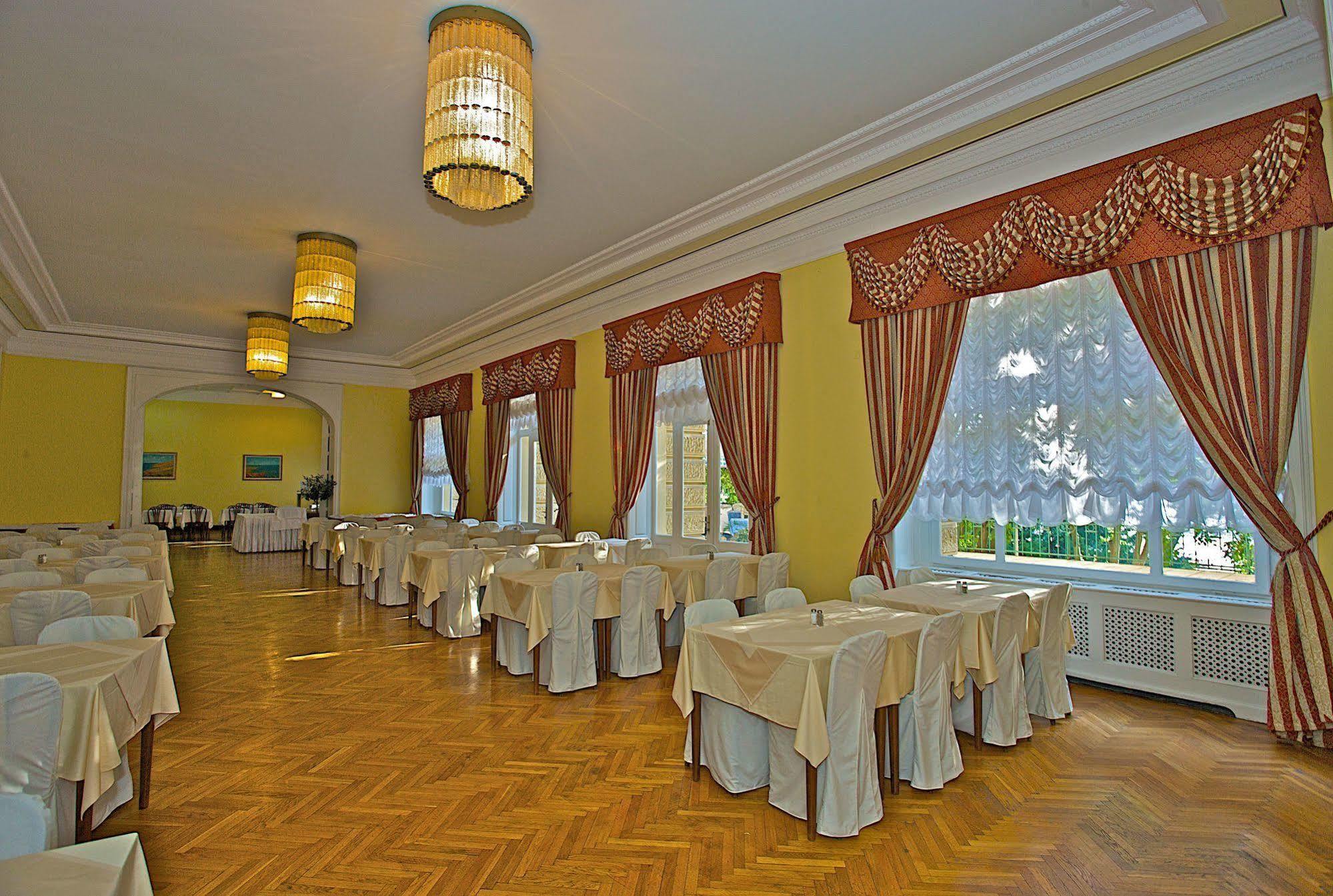 Guest House Hotel Riviera Πούλα Εξωτερικό φωτογραφία