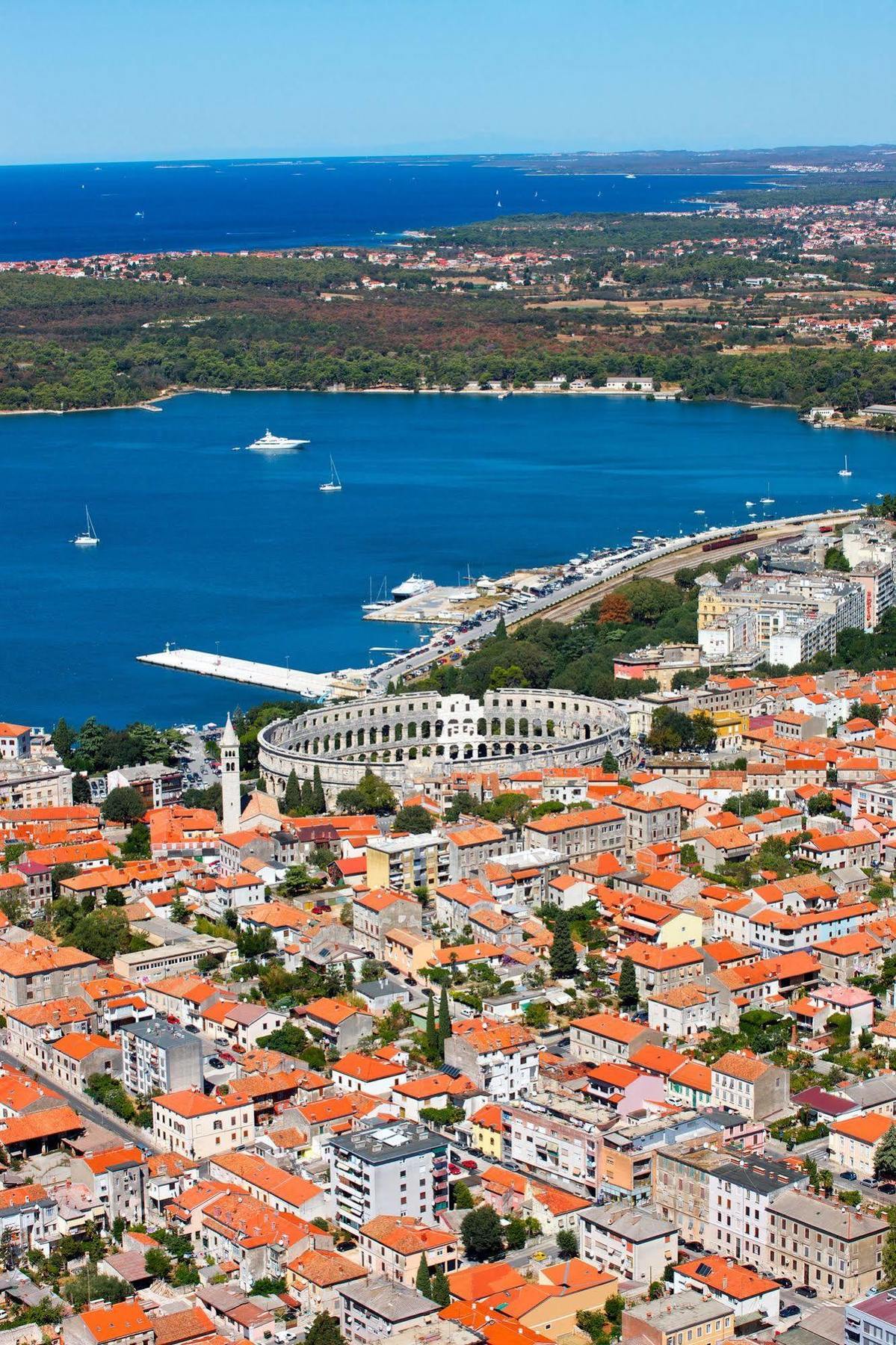 Guest House Hotel Riviera Πούλα Εξωτερικό φωτογραφία
