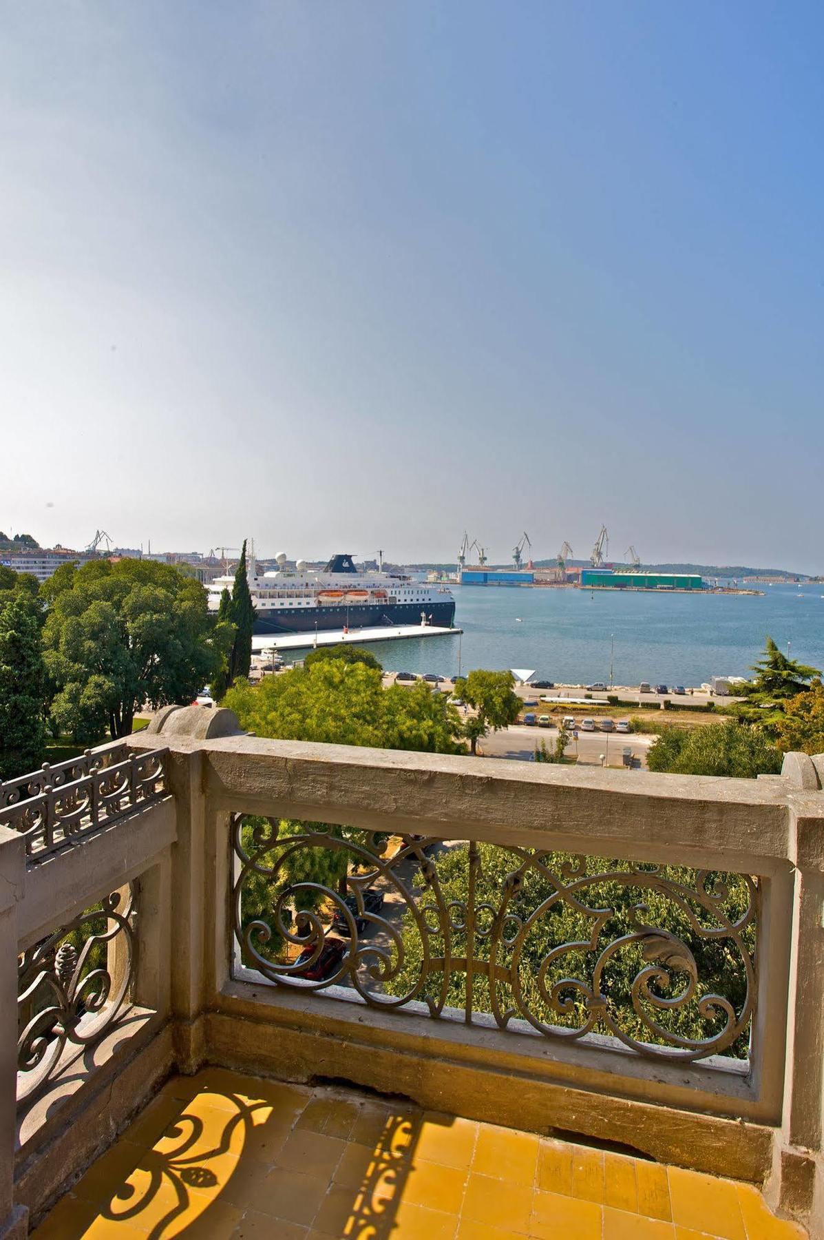 Guest House Hotel Riviera Πούλα Εξωτερικό φωτογραφία